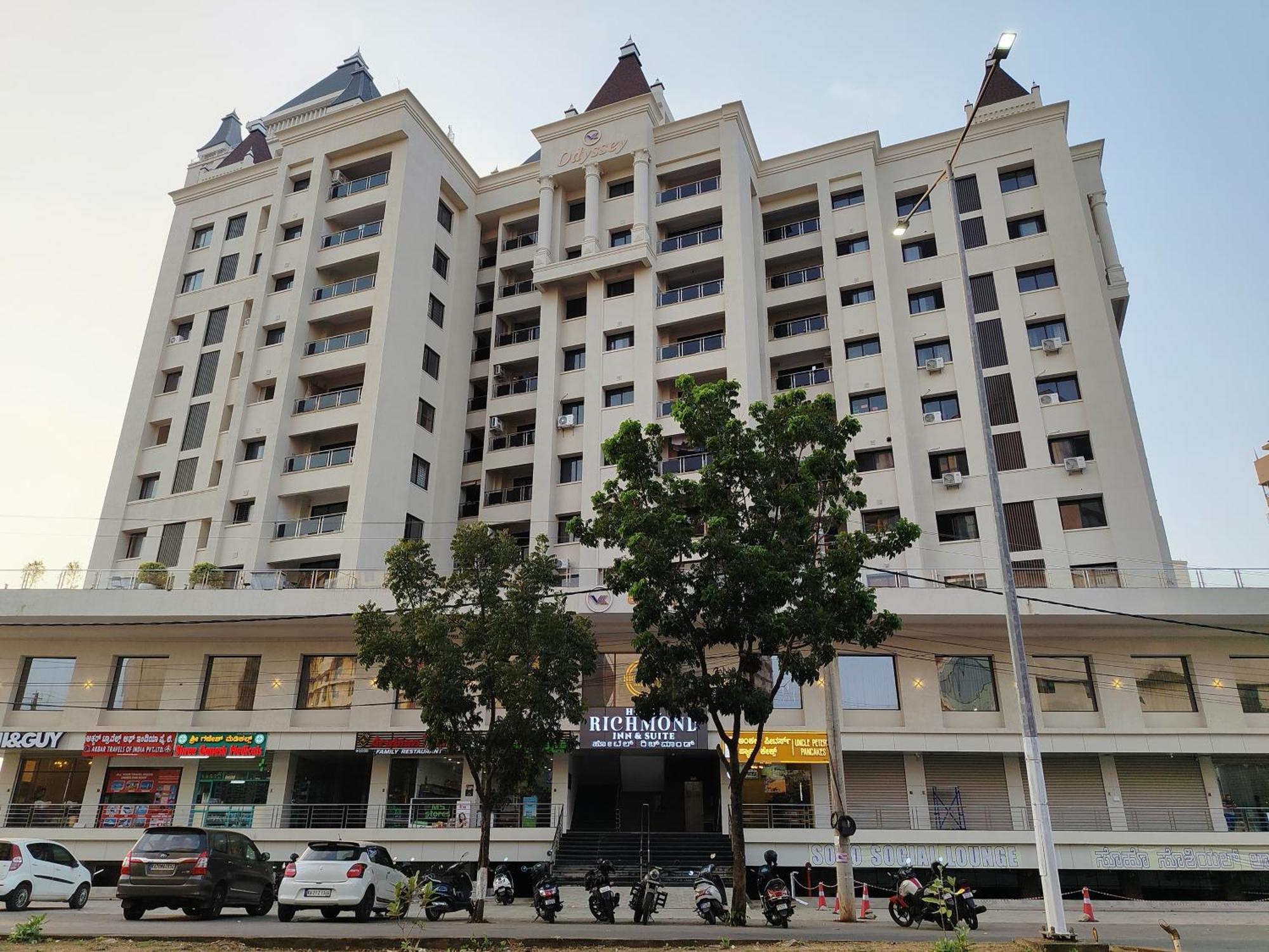 Richmond Inn And Suites Manipal Exterior foto